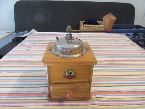 Holzkaffeemühle antik - holzkaffeemühle,,