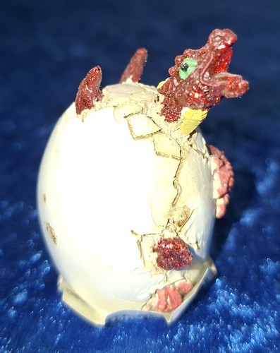 Drache schlüpft aus - , ei