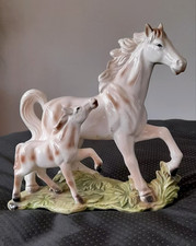 Porzellan Pferdefigur Stute