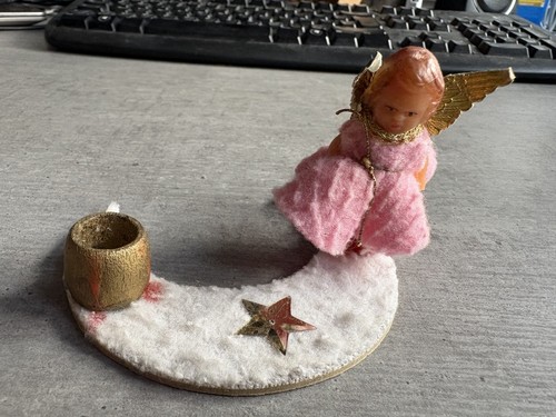 Alter engel mit - alter, kerzenhalter