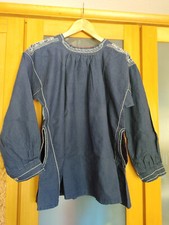 Wende-Kasack blau, weiße Stepperei und rote Stepperei, Einheitsgröße, Langarm