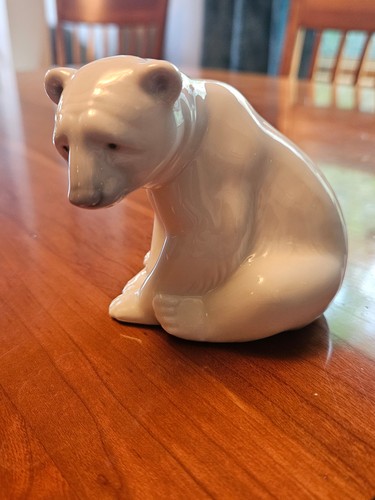 Lladro 1209 seated polar - lladro,