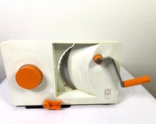 Vintage Brotschneidemaschine Klingenthal DDR mit Kurbel Retro