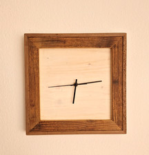 Wanduhr Altholz Nussbaum