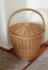 Henkelkorb mit Deckel