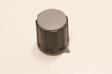 Drehknopf für Drehschalter oder Poti mit 4 mm Achse. Spannzangen Klemmung