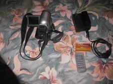 Canon MV 20i PAL hochwertiger kompakter Mini DV Camcorder mit viel Zubehör