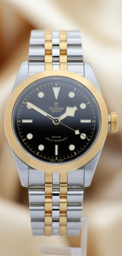 Tudor black bay 41mm - black,