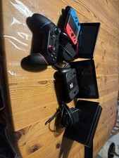 2 Nitendo Switches 425€