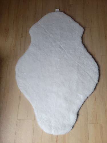 Teppich fell weiß wohnzimmer - teppich,