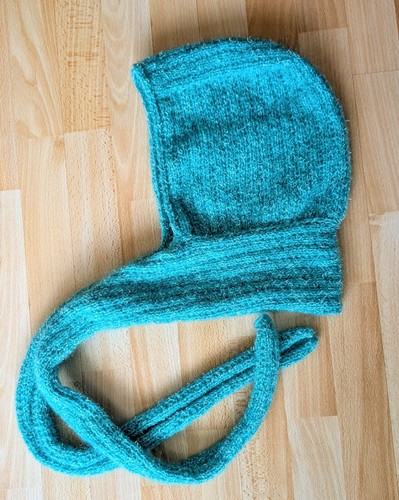 Kapuzenschal handgestrickt - -,