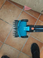 GARDENA ClassicCut Akku-Grasschere Rasenschere mit Rädern  Li-Ion  Mit Ladegerät