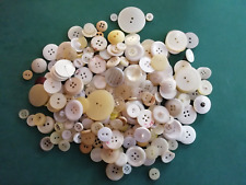 300g helle Knöpfe Konvolut Knopfmischung - verschiedene Farben und Größen