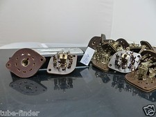 1x 9-poliger Loktal-Sockel