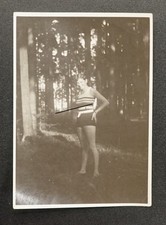 Foto Portrait junge Frau Jugendlich Badeanzug Model Wald Vintage Pose Kunstbild