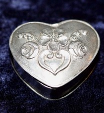 Alte kleine Zinn Dose Pillendose Herz förmig 95 % Zinn