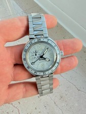 Eine Automatik Taucheruhr