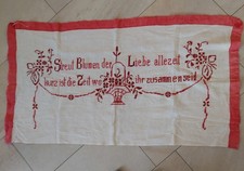 Uraltes Handbesticktes Tuch