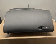 Handschuhfach GRAU .AUDI A4 8E