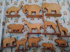 Vintage 12 Ältere Holztiere