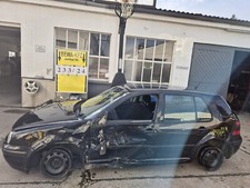Schlachtfest VW Golf 4 IV 1,6 16V Bj.2001 Ausschnitt vom Einstieg Nr.233/24