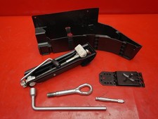 Wagenheber Mercedes W211 S211 E-Klasse Halter Bordwerkzeug A2115830215 Org /E46