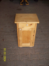 WUNDERSCHÖNER ANTIKER WEICHHOLZ NACHTSCHRANK / AUS DER JUGENDSTIL ZEIT