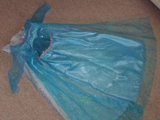 Kinder Kostüm Elsa Eiskönigin Gr. 140 Kleid türkis mit Umhang NP.  34€