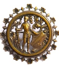 Antike Brosche aus dem 19. Jahrhundert / Ritter mit Schild / Viktorianisch