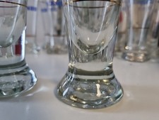 2 Pernod Gläser  Dices Boden  ,sehr alt  Jahre unbeschädigt  Selten