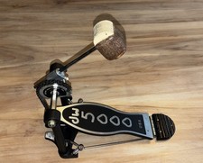 DW5000 Bass Drum Pedal mit