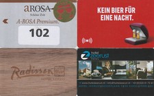 4 Hotel Key Cards  -  BRD,  F und NL - mit einer Holzkarte