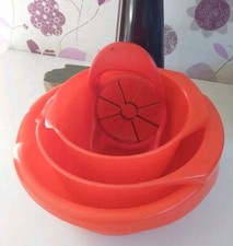 Rühr/Plastikschüssel - Set 3-teilig + Apfelspalter Rot