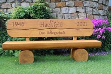 Baumstammbank mit Gravur