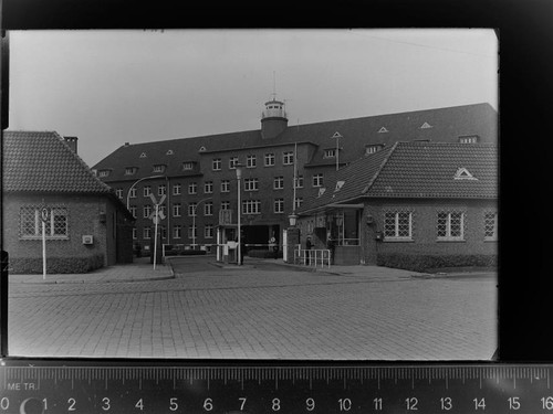 30036381 2850 bremerhaven - -,