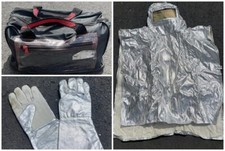 Hitzeschutzausrüstung Form 2, Fa. Ziegler Ponchos mit Haube, Handschuhe, Tasche