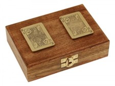 Spielkartenbox mit Kartenspiel