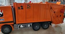 Bruder Recycling Truck Müllabfuhr 4143, 2 Mülltonnen, komplett
