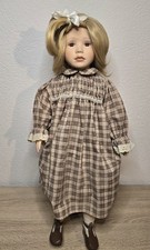 Große Porzellanpuppe 62 cm
