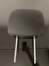 Kopfstütze für Fahrer Sitz Re oder Li Vo Schwarz VW Passat 3C B7 10-15