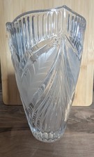 Elegante Kristallglas-Vase | Mattiertes Blattmotiv | Vintage Wellenrand Dekovase