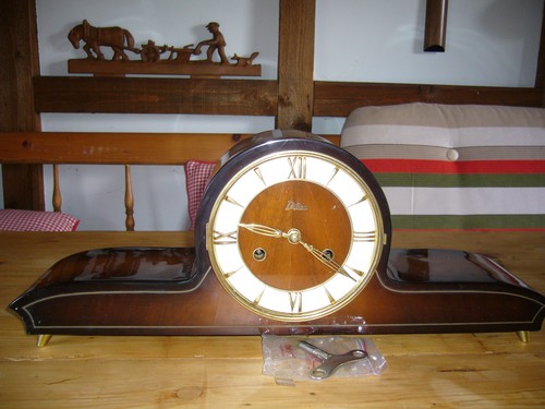 Große alte kamin uhr - kamin, buffet