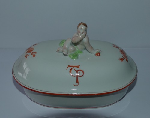Meissen deckeldose mit putto - ,