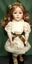 Porzellanpuppe (763) 18"