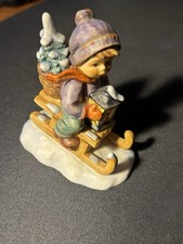 Goebel Hummel Figur Junge "Fahrt in die Weihnacht"  von 1981 Nr. 396 2/0