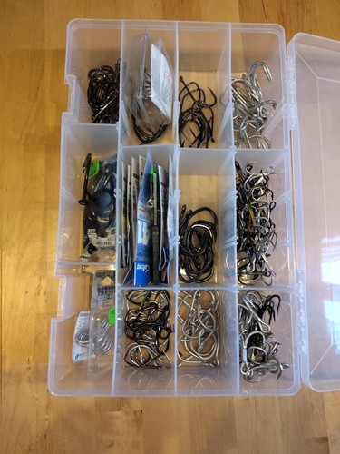 Box mit angelhaken - box,
