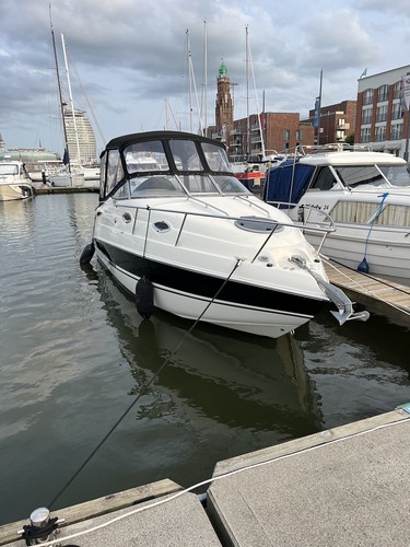 Stingray 250 cabin cruiser - cabin,