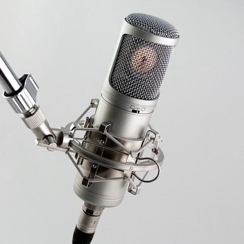 700 studio - mc-700,