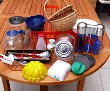 Konvolut Küchenutensilien Glaskannen Plätzchenpresse Flaschenträger Puddingform