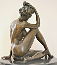 Stilvoller Bronzefigur - Akt